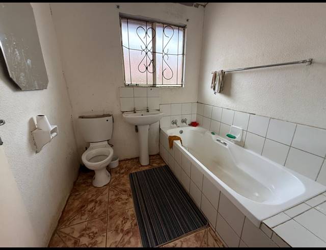 4 BEDROOM HOUSE FOR SALE IN TLHABANE WEST